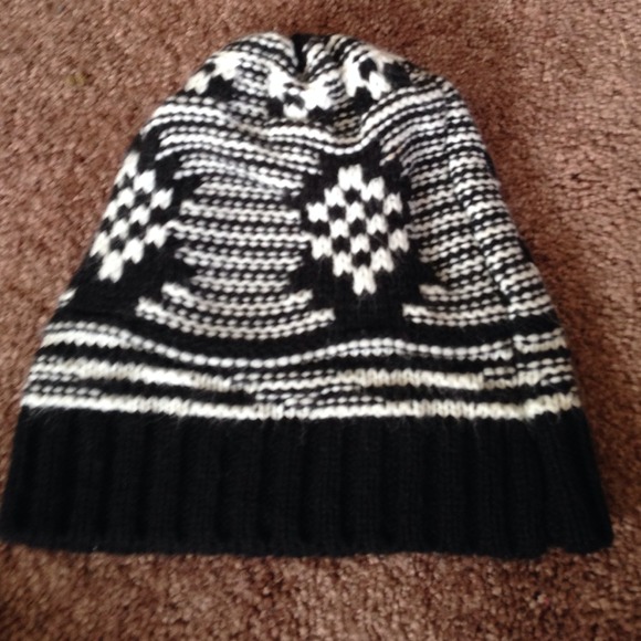 Knit beanie, black and white
