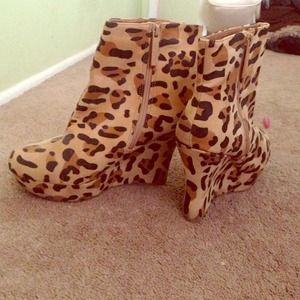 Cheetah wedges