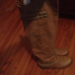 cute high knee boots !!!