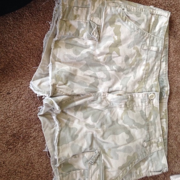 Army print shorts