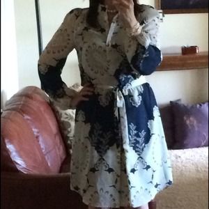 SALE!!!  Vince Camuto Navy & Ivory Print Dress