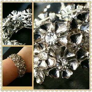 Floral metal bracelet