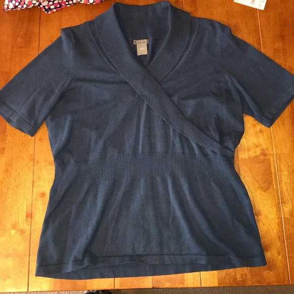 ❌SOLD❌Wrap sweater top