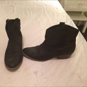 Kenneth Cole Western Style Booties