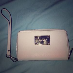 Authentic Michael Kors Wristlet