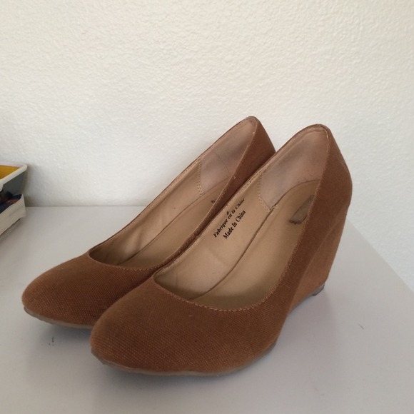 TRADED-Camel Wedges