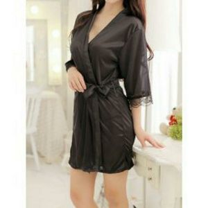 Blacl Light Robe