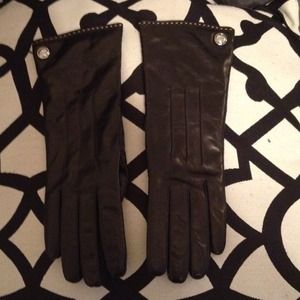 Leather gloves