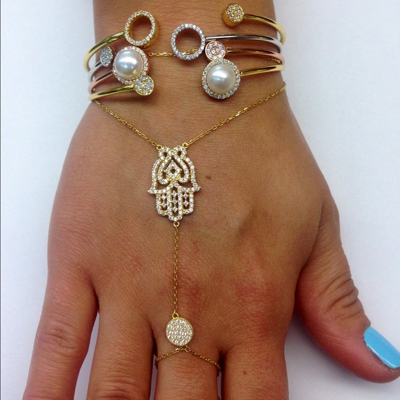 Hamsa bracelet