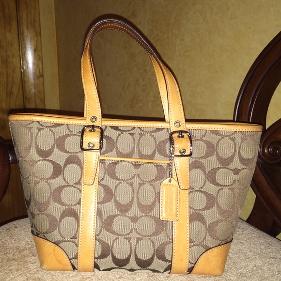 Coach Handbags - Signature Coach Tote