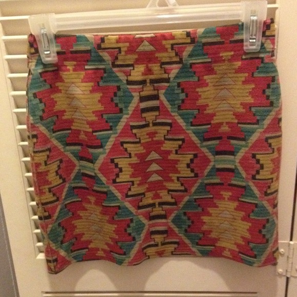 Geometric print mini pencil skirt