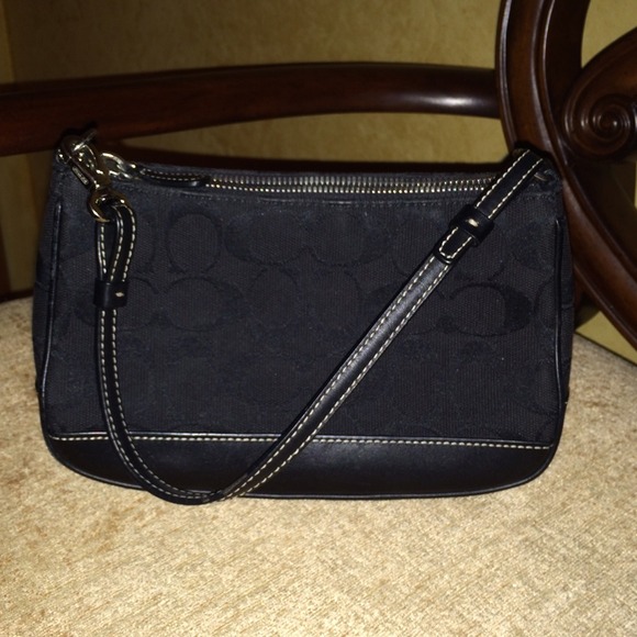 Coach Handbags - Signature coach bag
