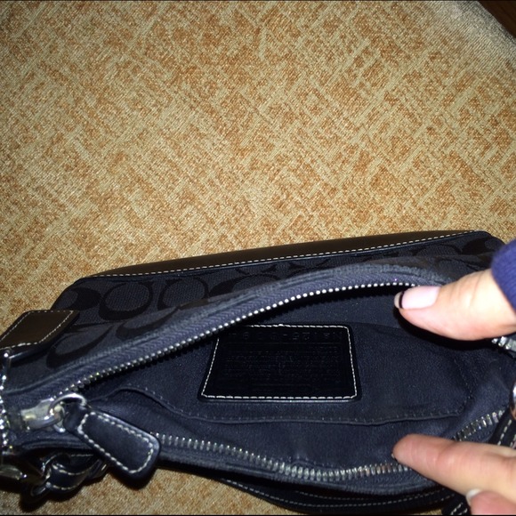 Signature coach bag - Picture 3 of 3