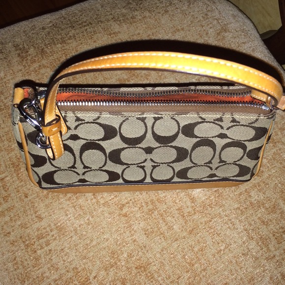 Signature Coach bag - Picture 2 of 3