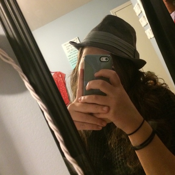 Hat - Picture 2 of 4
