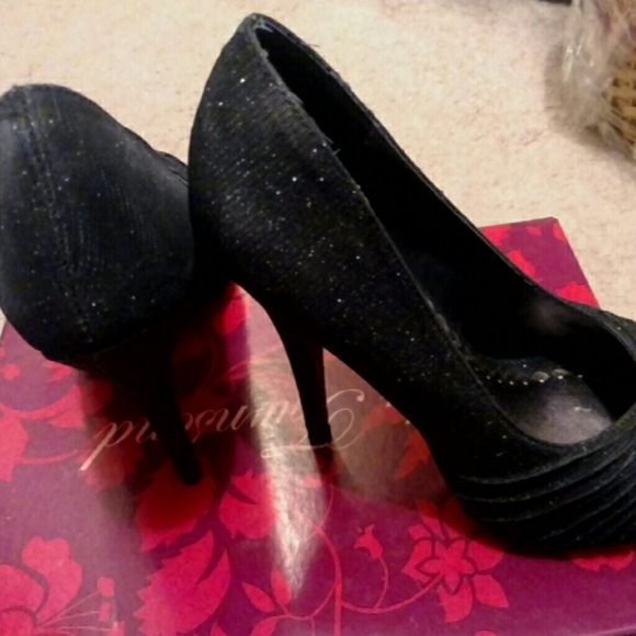 Shoes - Picture 2 of 3