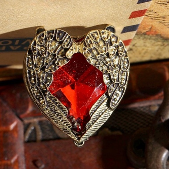 Jewelry - Heart Ring✨3 available✨