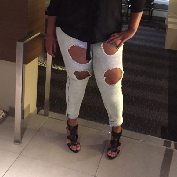 Acid washed ripped jeans...