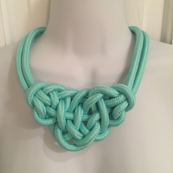 Jewelry - NWOT mint rope necklace
