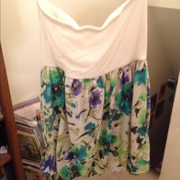 Strapless flower blouse top - Picture 2 of 2