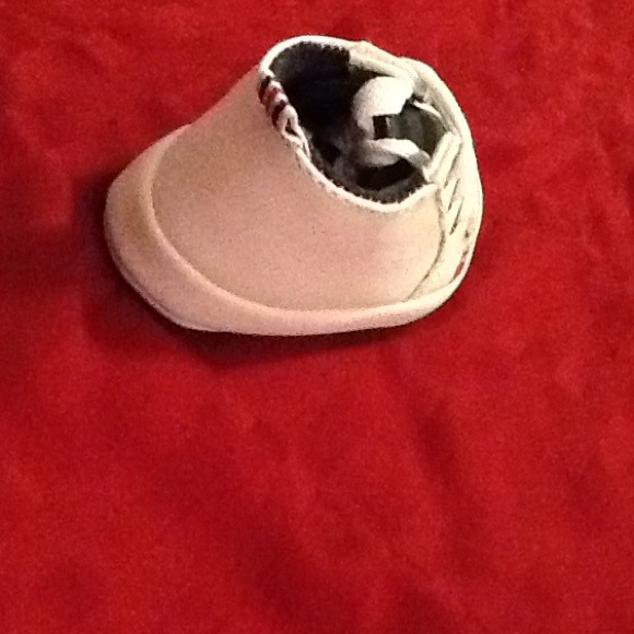 Shoe - Picture 3 of 3