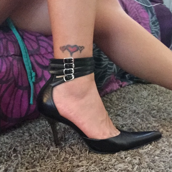 Steve Madden Black Leather pointy toe heels 2.5 in - Picture 4 of 4