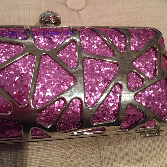 Clutch - Picture 2 of 4