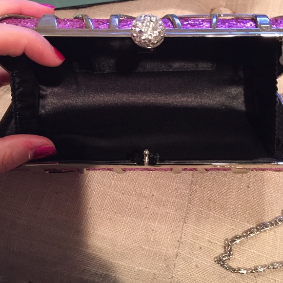 Clutch - Picture 4 of 4