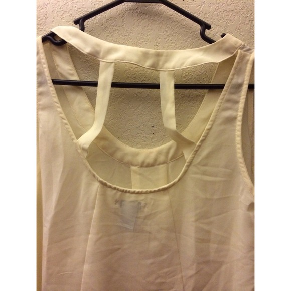 Beautiful fancy top - Picture 2 of 2