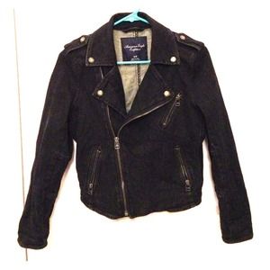 AE black jean jacket!