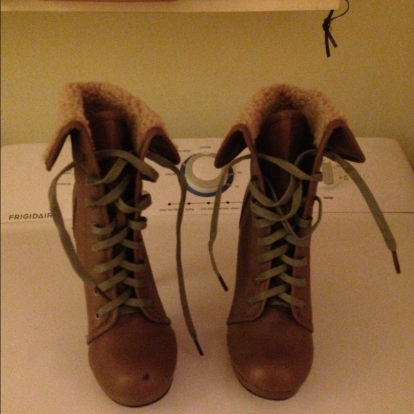 Heels - Picture 2 of 4