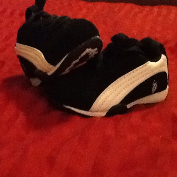 Shoes - Picture 1 of 3