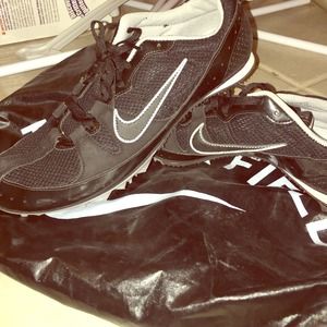 BLACK NIKE TRACK&FILED SHOES. ONLY WORN ONE MEET.