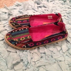 Cute tribal flats!