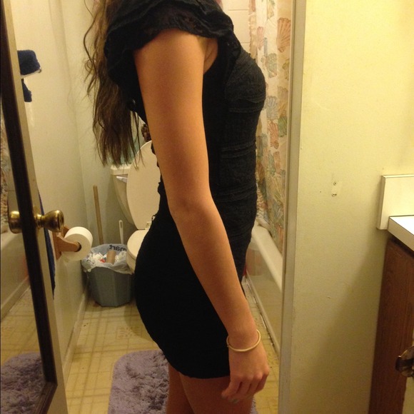 Black short dress - Picture 2 of 3