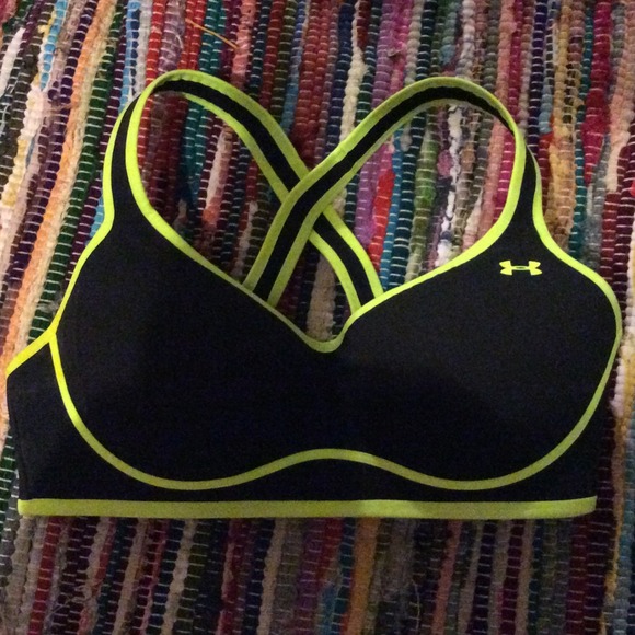 Under Armour sports bra !!