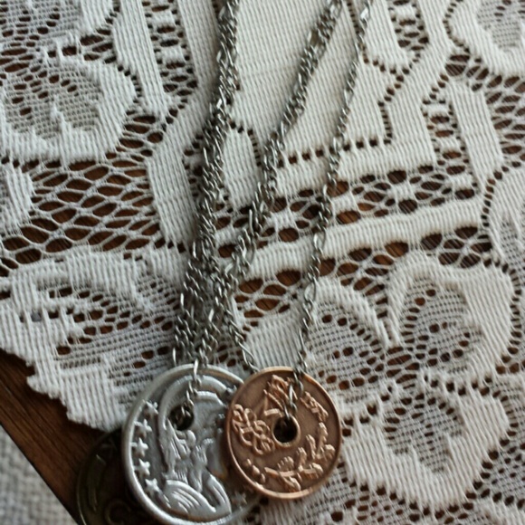 Necklace - Picture 2 of 3