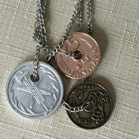 Necklace - Picture 3 of 3