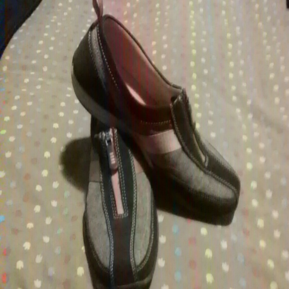 Shoes - Picture 2 of 2