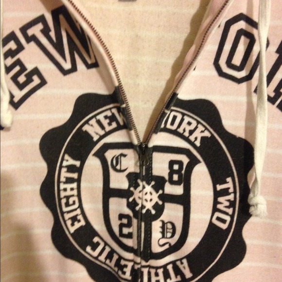 💗Cute zip up jacket💗 - Picture 3 of 4