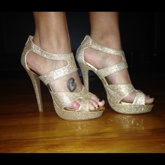 Charlotte Russe size 7 gold sparkly heels!