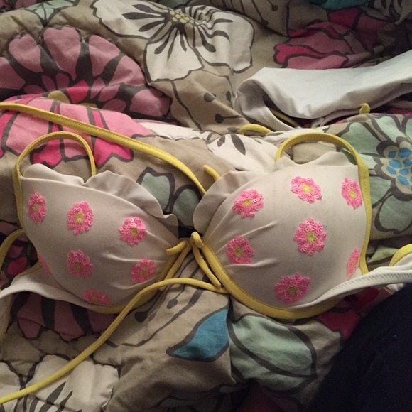 vs push up bathing suite top
