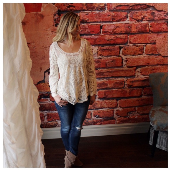 Tops - Cream lace embroidered tunic