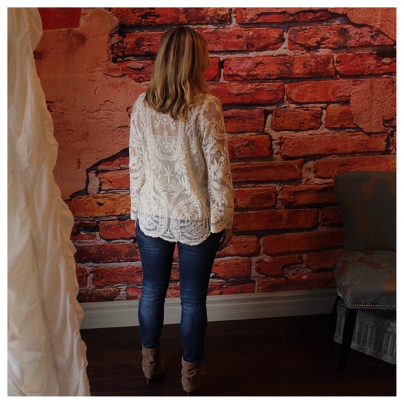 Cream lace embroidered tunic - Picture 2 of 3