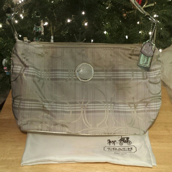 Coach Handbags - Brand new Coach purse