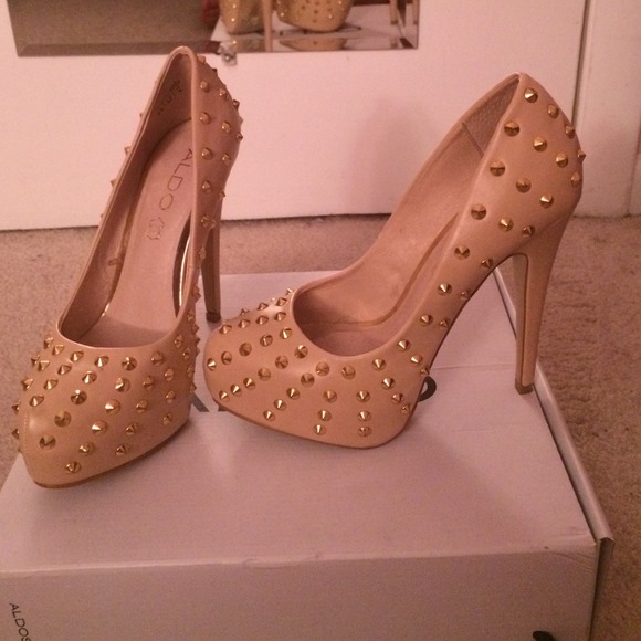 Aldo Gold Spiked Pumps😍 - Picture 2 of 3