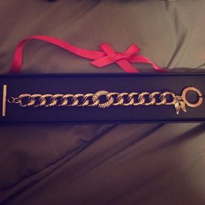 Angel wing charm bracelet