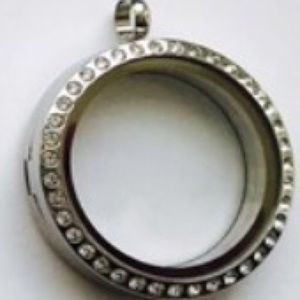 NWOT Large Silver Living Locket with Crystals