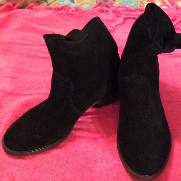 BRAND NEW BCBGeneration Black Ankle Boots