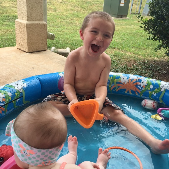 Meet your posher 🎀 - Picture 3 of 4